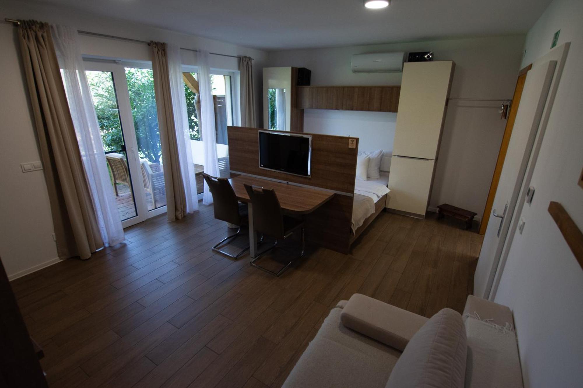 Pr'Fik Apartments Kranj Rum bild